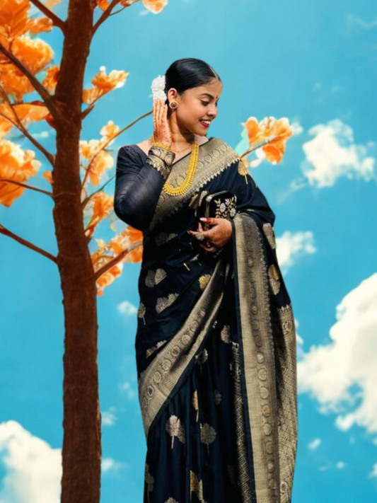 Saree with golden touch